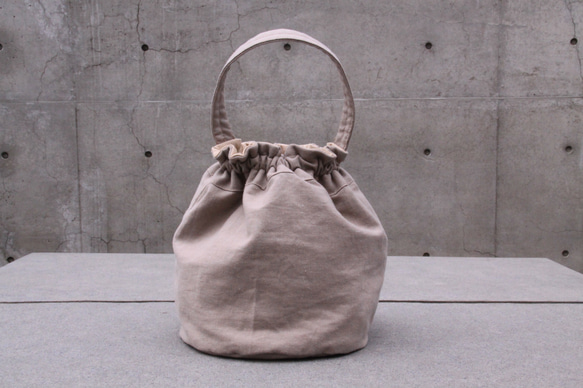 wrapping bucket bag【グレージュ】 2枚目の画像