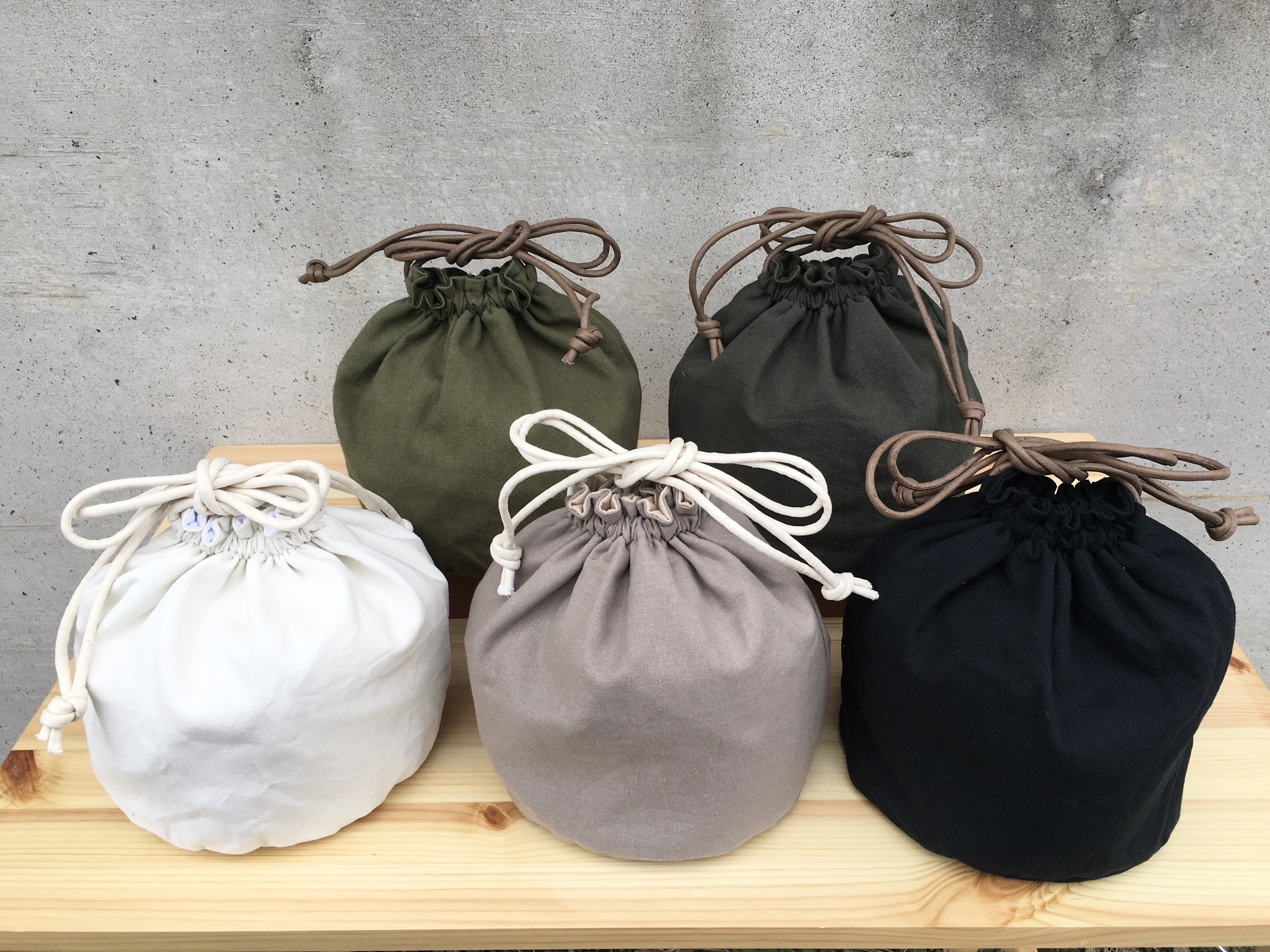 kinchaku bag【リネンオフホワイト】｜詳細画像