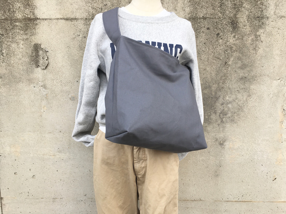 messenger bag【グレー】 2枚目の画像