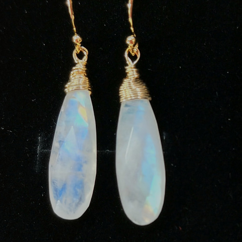 幻想的なシラー浮ぶ レインボームーンストーン 20mm ロングペア  