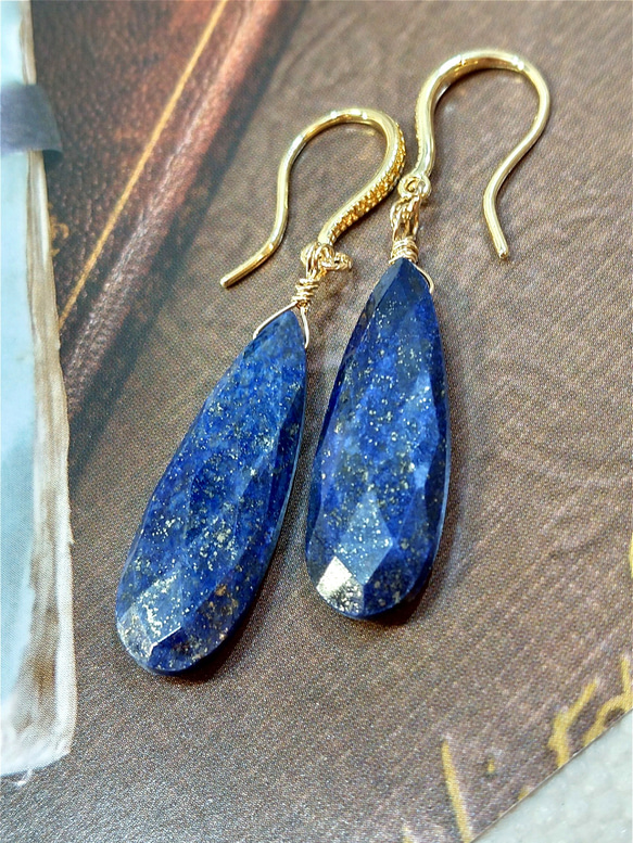 14kgf 大粒 ラピスラズリ ピアス 天然石 ロング ペアシェイプ枠留め