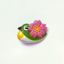 メジロさんと桜のヘアゴム 1枚目の画像