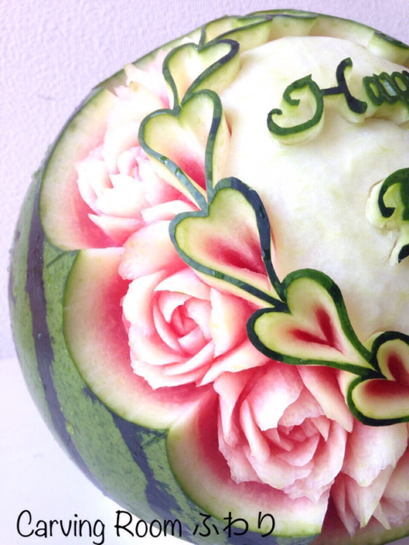 結婚式のウェルカムコーナーをスイカで素敵に飾りましょう。【オーダーフルーツカービング】 P2103827861(16100円)