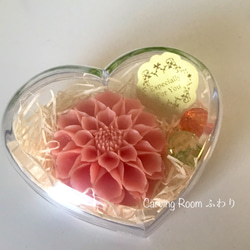 【ソープカービング】石鹸を彫った可愛いダリアの花でプチギフト　枯れないお花　石けん彫刻　誕生日・退職・送別花など 8枚目の画像