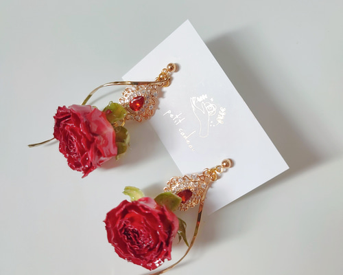 いちご型薔薇の転写ピアス　イヤリング いちご型薔薇 転写ピアス イヤリング〜pink〜