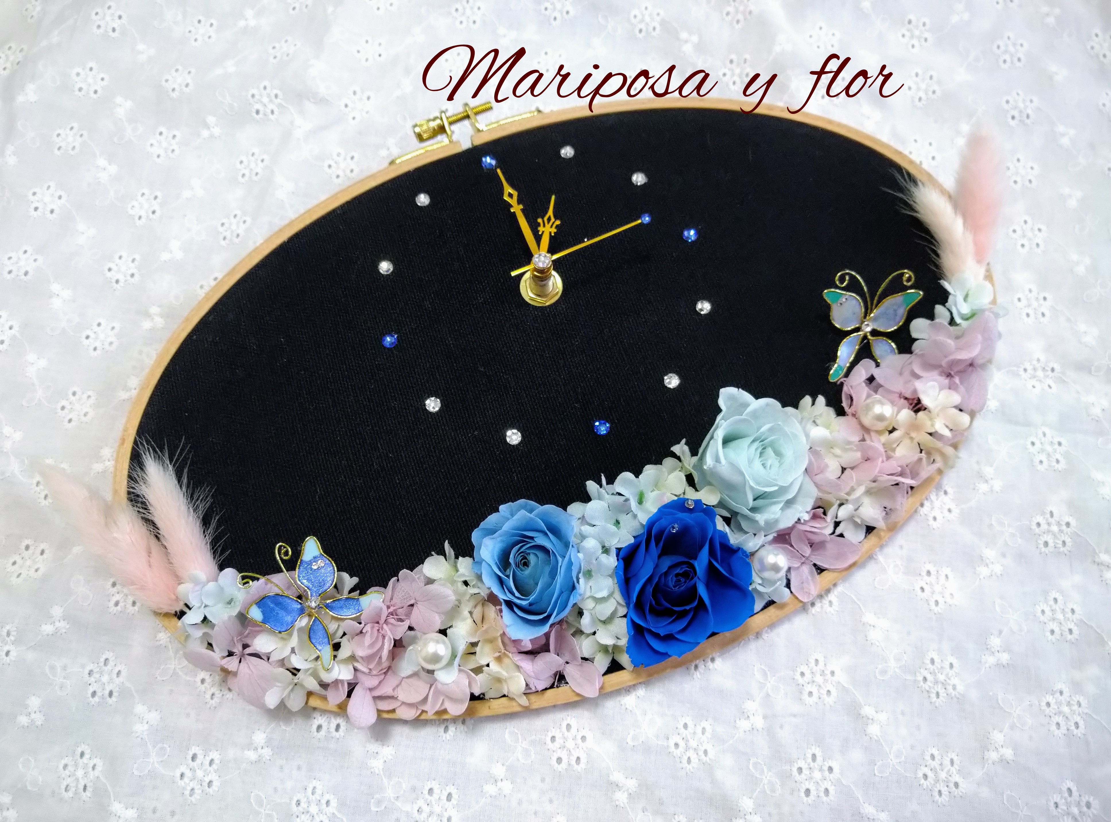 ✼花時計✼　鮮やかなブルーの刺繍枠花時計【受注生産】