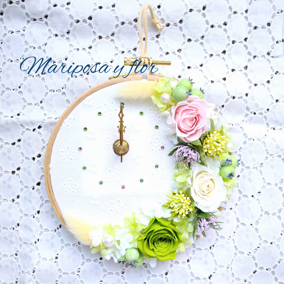 ❋麗らかな花園♡花時計❋ 刺繍枠 クレセント型 2枚目の画像