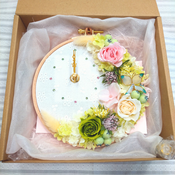 ❋麗らかな花園♡花時計❋ 刺繍枠 クレセント型 7枚目の画像