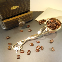 【値下げしました！！】セミ・ロングタイプ　手作り コーヒー 豆 メジャースプーン 『コーヒーの花』（銀・銅・真鍮製） 2枚目の画像