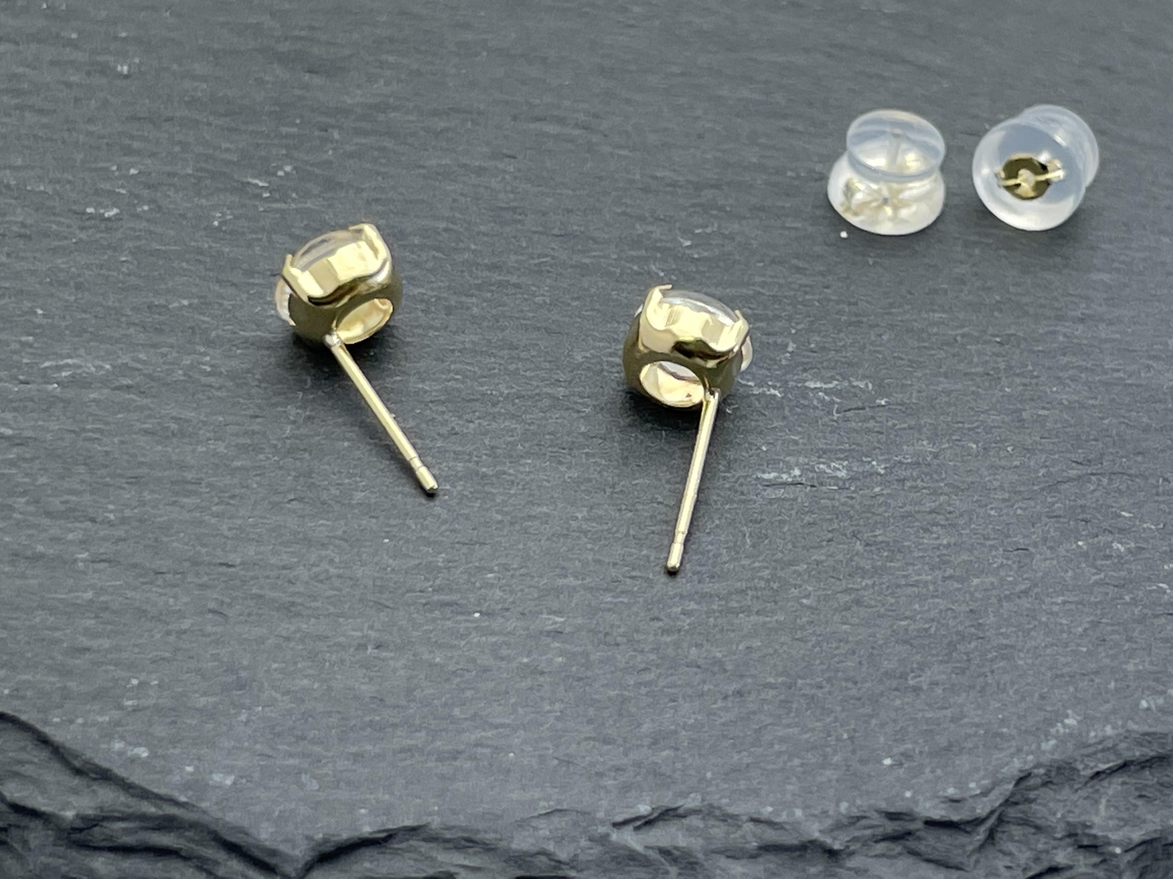 〜6月誕生石　ラウンド 6mm用枠〜 No.2920 K18YG ムーンストーン ピアス