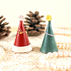 クリスマスなリングホルダー/リングスタンド　本革製　クリスマスツリー/サンタ帽 1枚目の画像