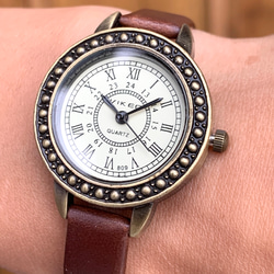 【閉店セール 50% OFF】アンティーク調ウォッチ レザーベルト クォーツ腕時計  ローマ数字タイプ ブラウン 2枚目の画像