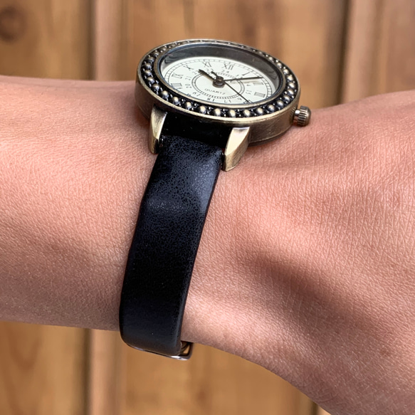 アンティーク調ウォッチ レザーベルト クォーツ腕時計  ローマ数字タイプ ブラック 3枚目の画像