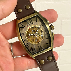 機械式トノー型 自動巻き スケルトン文字盤 オートマチック ブラウンレザー腕時計 1枚目の画像