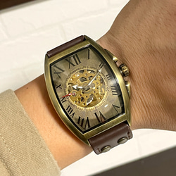 機械式トノー型 自動巻き スケルトン文字盤 オートマチック ブラウンレザー腕時計 3枚目の画像