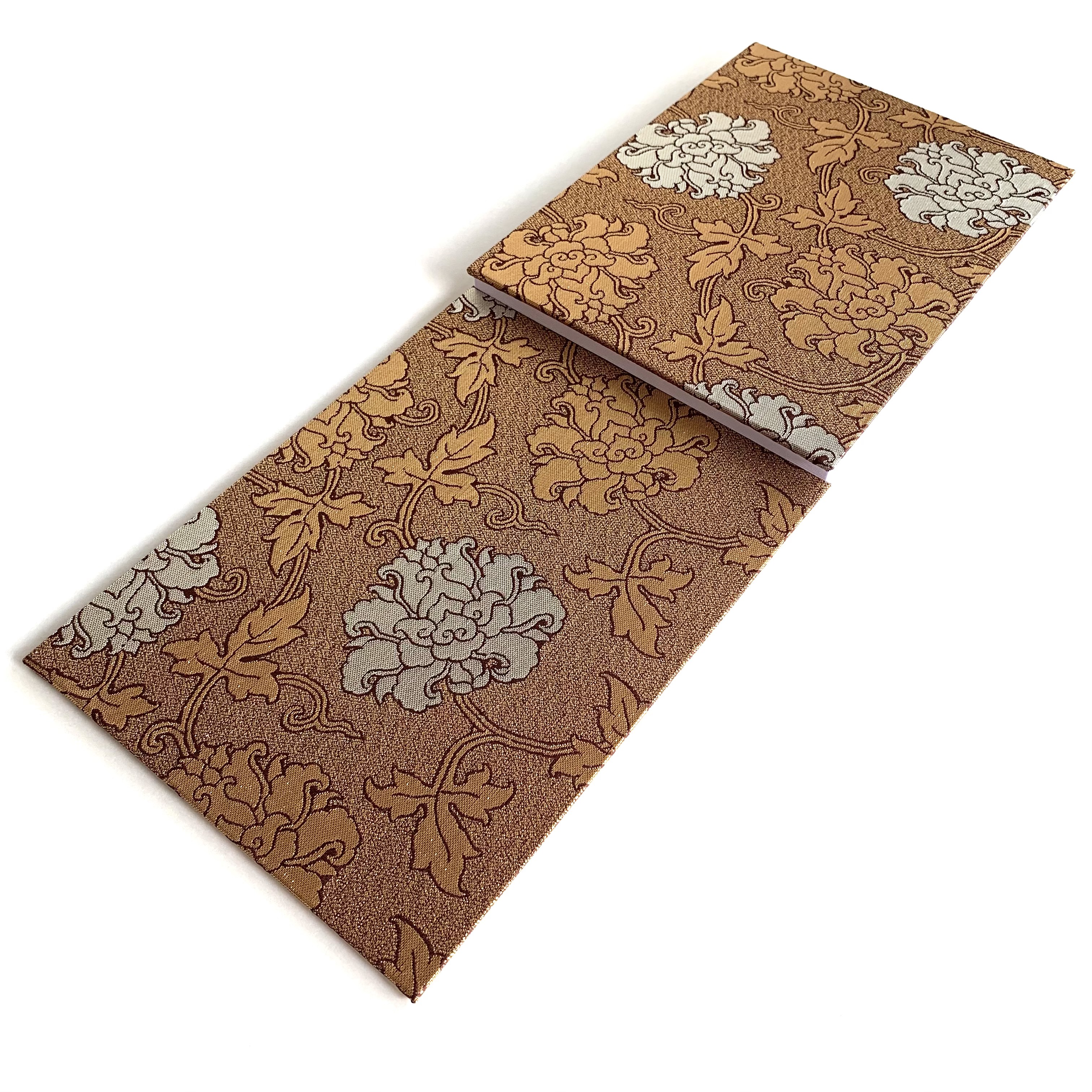 龍村晋御朱印帳　金銀二重蔓牡丹錦　見開き横型タイプ　18x24　龍村織物　龍村東京　帯地　縦錦　絹　御朱印帳　蛇腹