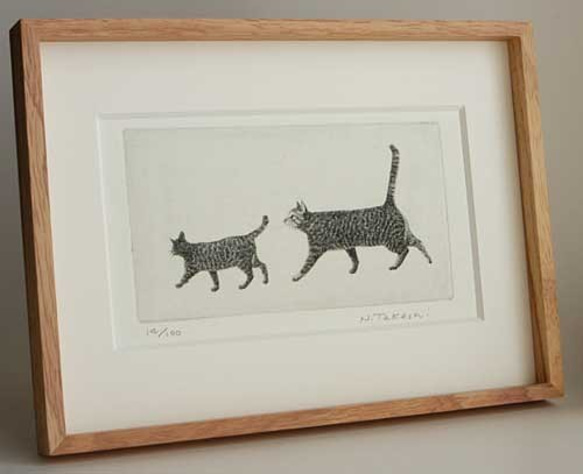 お散歩・二匹の猫/ 銅版画 (額あり） 2枚目の画像