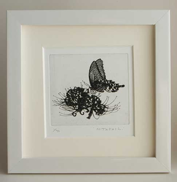 蝶と曼珠沙華/ 銅版画（額あり・ホワイト） 版画 Atelie Gray