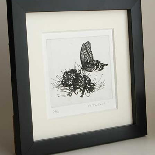 蝶と曼珠沙華/ 銅版画（額あり・ブラック） 版画 Atelie Gray 通販
