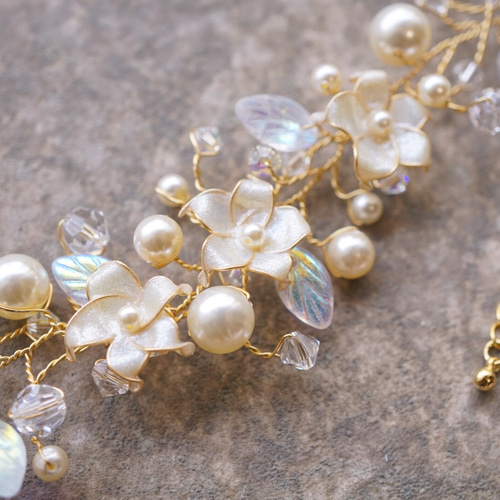 ☆ アクセサリーまとめ売り　ブローチ　ブレスレット　オマケ3個　キラキラ ☆ アクセサリーまとめ売り ブローチ ブレスレット オマケ3個