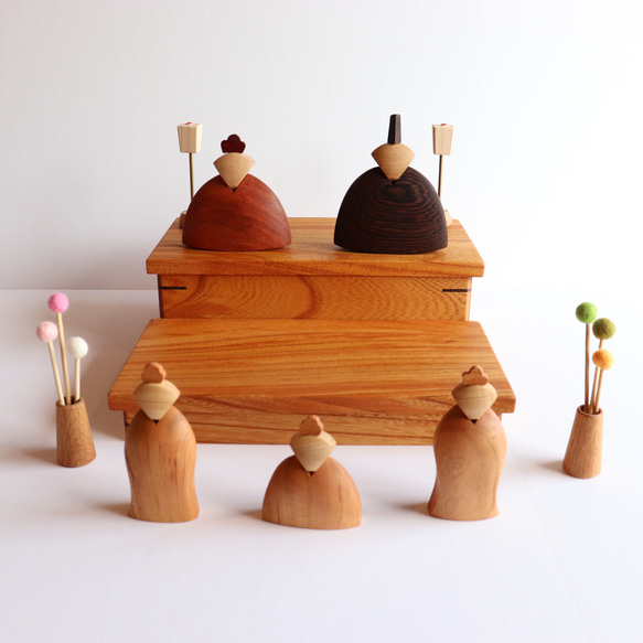 『木雛 二段飾り』 木製雛人形 5枚目の画像