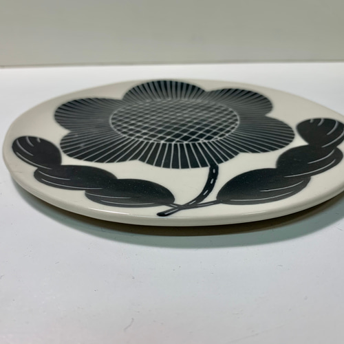 黒化粧掻き落としマーガレット紋5.5寸タタキ皿 小皿 げんちゃん 通販