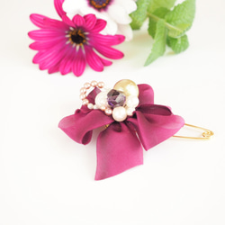 ～purple flower～　紫シルクリボンのコサージュ＊スカーフピン 3枚目の画像