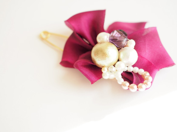 ～purple flower～　紫シルクリボンのコサージュ＊スカーフピン 5枚目の画像