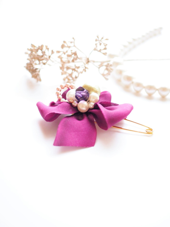 ～purple flower～　紫シルクリボンのコサージュ＊スカーフピン 8枚目の画像