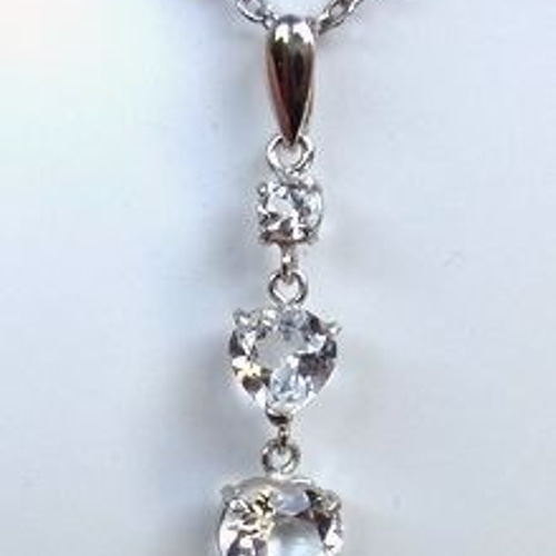 【新品、本物、当店在庫だから安心】 プラチナ*爽やかなハートのホワイトトパーズペンダントトップ トパーズ