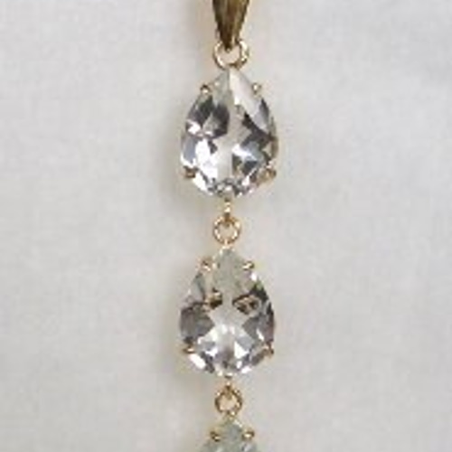 【K18YG ホワイトトパーズ　トップ】 K18YG＊大きなホワイトトパーズ3石つきペンダントトップ ペンダント