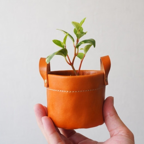 【ITALY】フラワー プランター カバー ２個セット 彫刻 花瓶 直輸入 2セット＞ティーカップ型プランター ブラック 2set Black 鉢