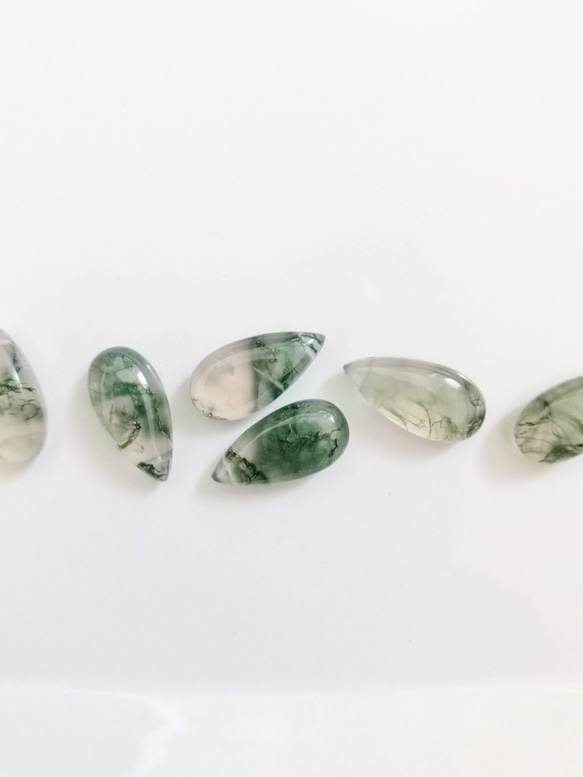 ナチュラルグリーンモスアゲート《平ドロップ》2粒 天然石 robin's