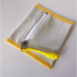 pouch-A 《【yellow】》お菓子の袋のような革ポーチ　黄 2枚目の画像