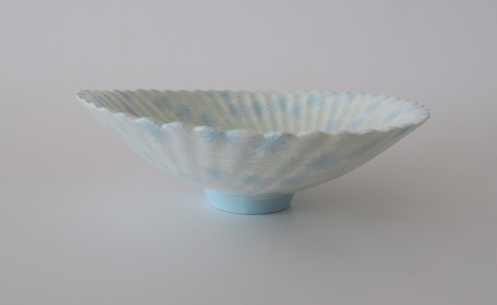 【花皿】　パスタ皿　練り込み　輪花皿　２１cm（マリンブルー）