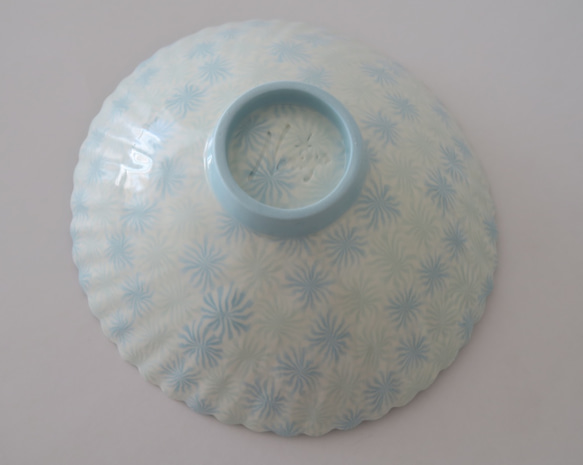 【花皿】　パスタ皿　練り込み　輪花皿　２１cm（マリンブルー） 3枚目の画像