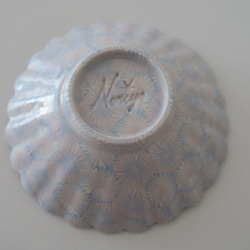 【花小皿】　練り込み　輪花皿　１４.５cm（ブルー×ピンク） 3枚目の画像