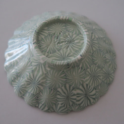 【花小皿】　練り込み　輪花皿　１３.５cm（グリーン×イエローグリーン） 3枚目の画像