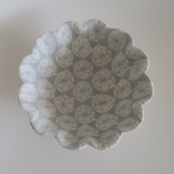【麻の葉】中鉢　練り込み　輪花鉢　１３.５cm（グレー） 2枚目の画像