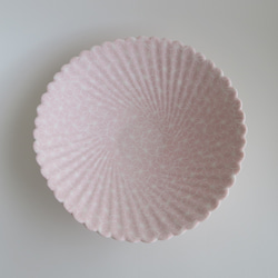 【麻の葉】パスタ皿　練り込み　輪花皿　２１cm（ピンク） 2枚目の画像