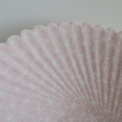 【麻の葉】パスタ皿　練り込み　輪花皿　２１cm（ピンク） 4枚目の画像