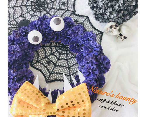 ラスト2点‼︎ ハロウィンリース 紫のモンスターリース 松ぼっくり