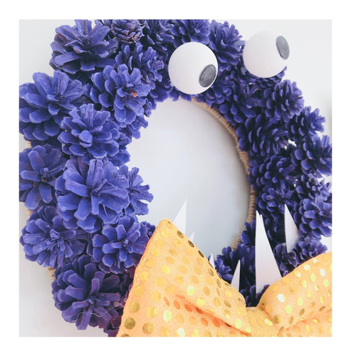 ラスト2点‼︎ ハロウィンリース 紫のモンスターリース 松ぼっくり