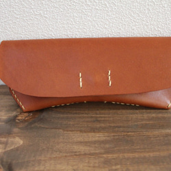 櫪木皮革手工縫製的眼鏡盒（茶） 第1張的照片