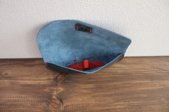 chi木皮革手工縫製眼鏡盒（藍色） 第3張的照片