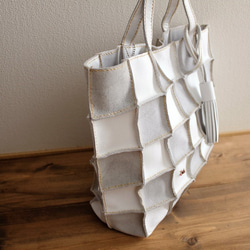 【送料無料】本革　手縫いPatchwork tote 　L　(white) 2枚目の画像