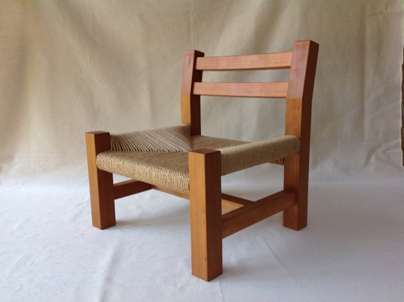 子供の椅子(編み座) 1枚目の画像