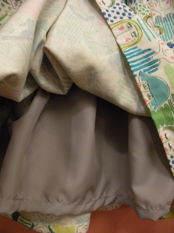 再販　日本製ハッピーフェイス柄コットンリネンギャザースカート　グリーン 4枚目の画像