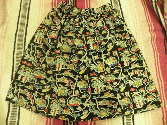 日本製ロンドン柄ギャザースカート 1枚目の画像