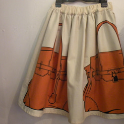 日本製バッグ柄コットンギャザースカートオレンジ 1枚目の画像